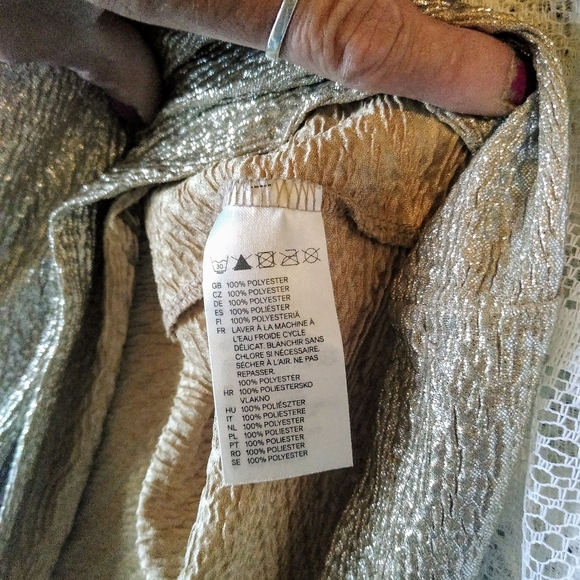 REDUCED!! &M metallic Gold Short Slv Shirt SZM - Picture 5 of 6